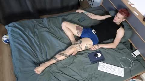 Denis online show from 10-31-25, 04:24