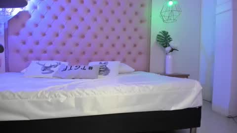 Snapshot of denisse_logan chatting on 11-11-25, 03:17 denisse_logan online show from 11-11-25, 03:17