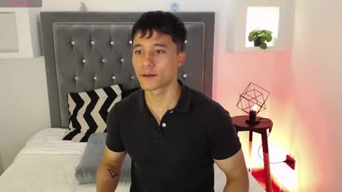 Snapshot of denizer_healer chatting on 11-18-25, 12:53 DENIZER online show from 11-18-25, 12:53