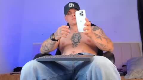 dennis munera online show from 11-22-25, 04:33