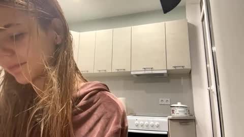 Snapshot of denniskibler chatting on 10-04-25, 05:00 Denni online show from 10-04-25, 05:00