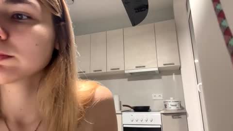 Snapshot of denniskibler chatting on 10-23-25, 05:33 Denni online show from 10-23-25, 05:33