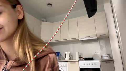 Snapshot of denniskibler chatting on 10-25-25, 04:46 Denni online show from 10-25-25, 04:46