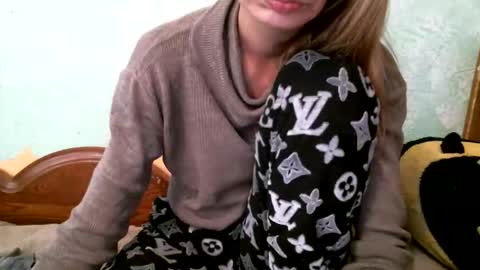 DennisXCarol online show from 10-19-25, 07:42