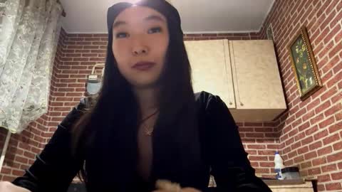 Snapshot of denysebernacchi chatting on 09-25-25, 01:26 Emma online show from 09-25-25, 01:26