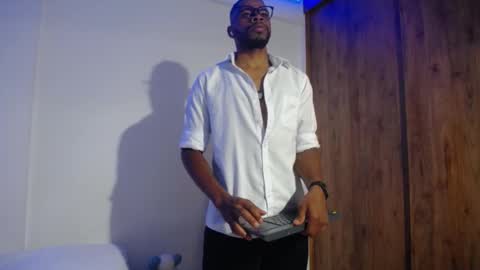 Snapshot of denzo_cornell chatting on 09-26-25, 04:05 denzo online show from 09-26-25, 04:05