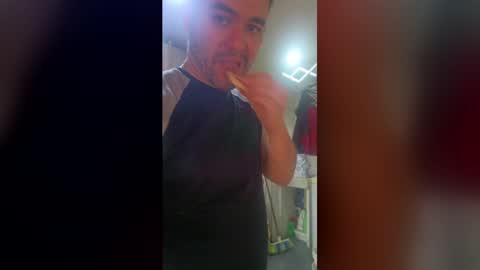 Snapshot of dereck_mills3 chatting on 04-15-26, 02:46 Dereck Mills3 online show from 04-15-26, 02:46