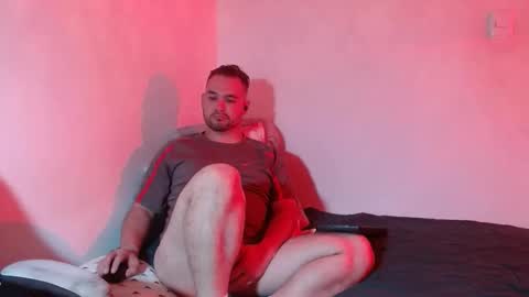 Snapshot of dereck_mills3 chatting on 04-25-26, 03:31 Dereck Mills3 online show from 04-25-26, 03:31