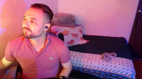 Snapshot of dereck_mills3 chatting on 05-04-26, 02:18 Dereck Mills3 online show from 05-04-26, 02:18