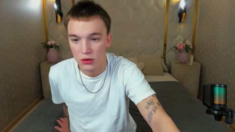 Derek online show from 11-28-25, 01:36