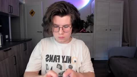 Snapshot of derek_shameless chatting on 06-25-26, 06:34 Derek online show from 06-25-26, 06:34