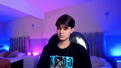 derek_sinn online show from 04-21-26, 01:42