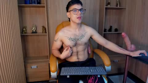 Snapshot of derek_voss chatting on 04-29-26, 02:21 derek_voss online show from 04-29-26, 02:21