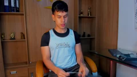 Snapshot of derek_voss chatting on 05-03-26, 01:55 derek_voss online show from 05-03-26, 01:55