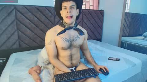 Snapshot of derek_voss chatting on 05-06-26, 03:06 derek_voss online show from 05-06-26, 03:06