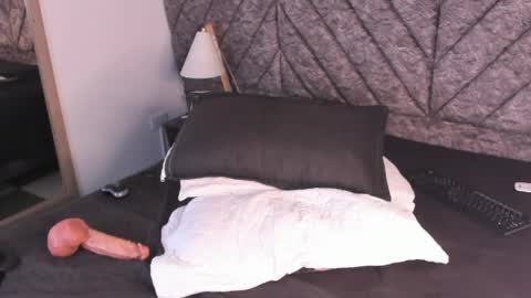 Snapshot of derek_voss chatting on 05-14-26, 02:35 derek_voss online show from 05-14-26, 02:35