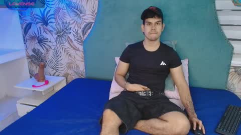Snapshot of derek_voss chatting on 05-29-26, 08:51 derek_voss online show from 05-29-26, 08:51