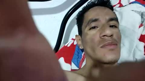 Snapshot of derekcolom chatting on 03-18-26, 08:01 Dereck online show from 03-18-26, 08:01