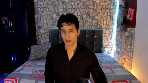 Snapshot of derekk_cute chatting on 01-22-25, 03:09 DEREKK online show from 01-22-25, 03:09