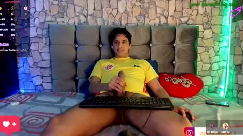 Snapshot of derekk_cute chatting on 01-28-25, 02:21 DEREKK online show from 01-28-25, 02:21