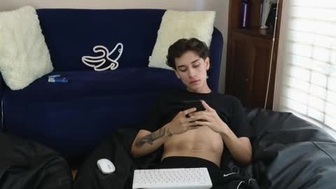 Derek online show from 11-19-25, 08:42