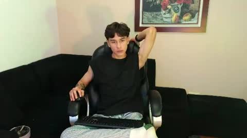 Derek online show from 06-10-26, 10:41
