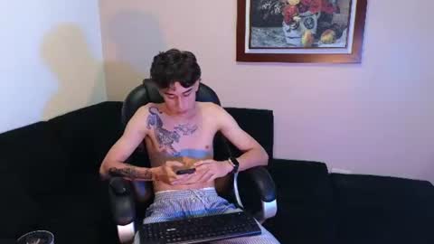 Derek online show from 06-11-26, 12:32