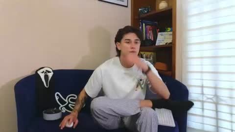 Derek online show from 06-17-26, 10:43