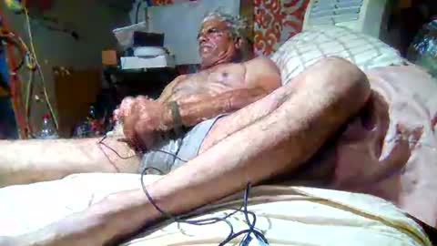 derick1961 online show from 05-25-26, 05:35