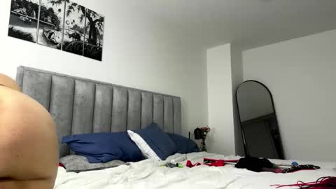 Derk  Mae online show from 05-30-26, 05:15