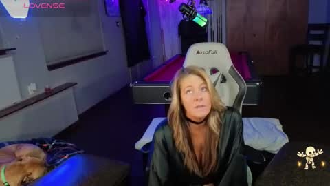 Snapshot of derrick_and_brittany chatting on 09-30-25, 12:59 Derrick 52 and Brittany 50 online show from 09-30-25, 12:59