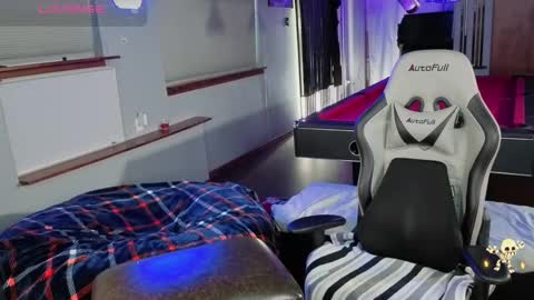 Snapshot of derrick_and_brittany chatting on 10-08-25, 03:20 Derrick 52 and Brittany 50 online show from 10-08-25, 03:20