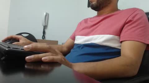 Snapshot of derrik_ chatting on 12-22-24, 11:54 online show from 12-22-24, 11:54