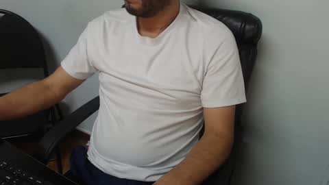 Snapshot of derrik_ chatting on 03-02-25, 11:18 online show from 03-02-25, 11:18