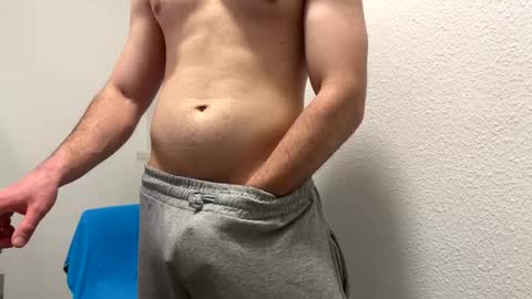 Snapshot of dertom_xxx chatting on 02-15-26, 03:53 Tom online show from 02-15-26, 03:53