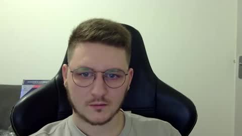 Snapshot of dervechi chatting on 12-20-25, 04:36 dervechi online show from 12-20-25, 04:36