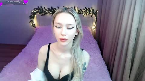 Snapshot of des_ch chatting on 01-15-25, 08:05 Ari online show from 01-15-25, 08:05