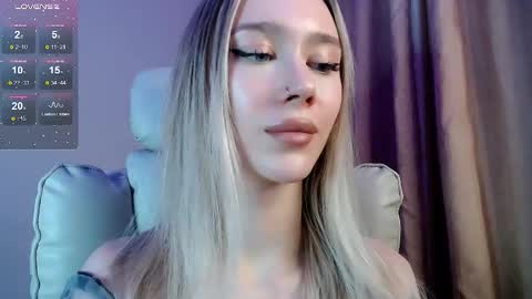 Snapshot of des_ch chatting on 11-19-25, 05:13 Ari online show from 11-19-25, 05:13