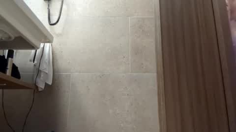 designerskier online show from 01-02-25, 10:58