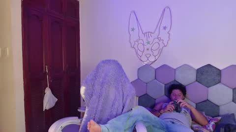 TORI AND MR. BEAR online show from 02-23-25, 01:32