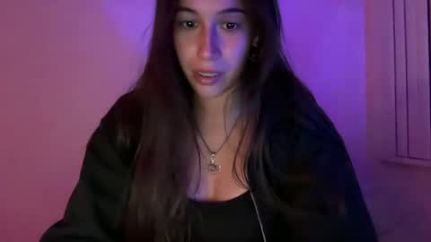 Snapshot of desireebabyxoxo chatting on 06-03-26, 03:53 desireebabyxoxo online show from 06-03-26, 03:53