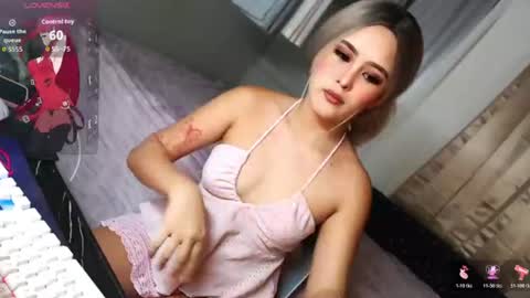 Snapshot of desireedreams_ chatting on 08-05-26, 03:37 desireedreams_ online show from 08-05-26, 03:37