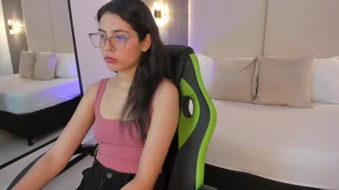 Snapshot of desireee_ chatting on 02-18-26, 12:45 desire online show from 02-18-26, 12:45