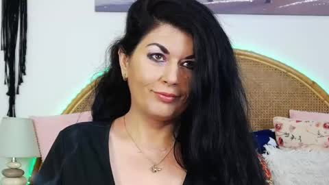 HellenMoon online show from 01-14-25, 08:26