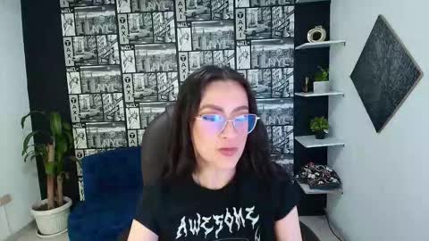 Snapshot of desiring__angel chatting on 12-21-25, 04:30 Desiring Angel online show from 12-21-25, 04:30