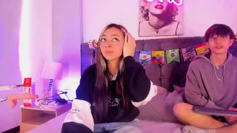 Snapshot of destello_xxx chatting on 06-28-26, 08:04 Destello online show from 06-28-26, 08:04