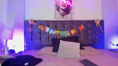 Snapshot of destello_xxx chatting on 07-02-26, 03:40 Destello online show from 07-02-26, 03:40