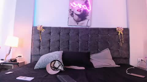 Snapshot of destello_xxx chatting on 07-12-26, 06:54 Destello online show from 07-12-26, 06:54
