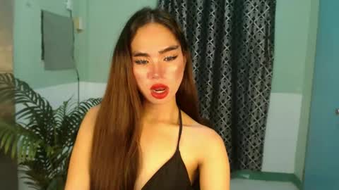 Snapshot of destinyrosexxx chatting on 12-18-24, 01:02 Chelsea online show from 12-18-24, 01:02