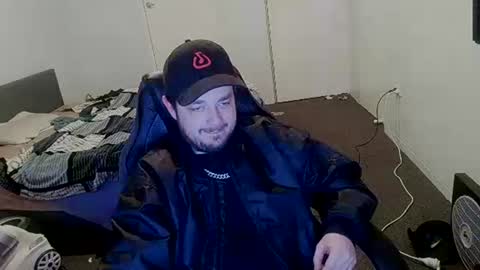 Snapshot of destroyingunit chatting on 06-07-26, 10:19 destroyingunit online show from 06-07-26, 10:19